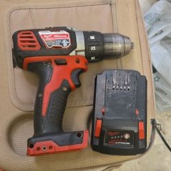 Milwaukee M18 18-Volt Lithium-Ion Brushless Cordless 1/2 Inch Compact Drill/Driver (Tool-Only) 2801-20