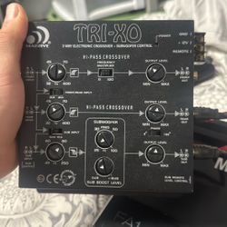 RDCARSHOW TRI-XO 3-WAY 6-CHANNEL INPUT ELECTRONIC CROSSOVER W/ 5-VOLT RCA OUTPUT