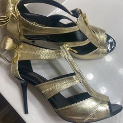 Gold Heels New With Bows