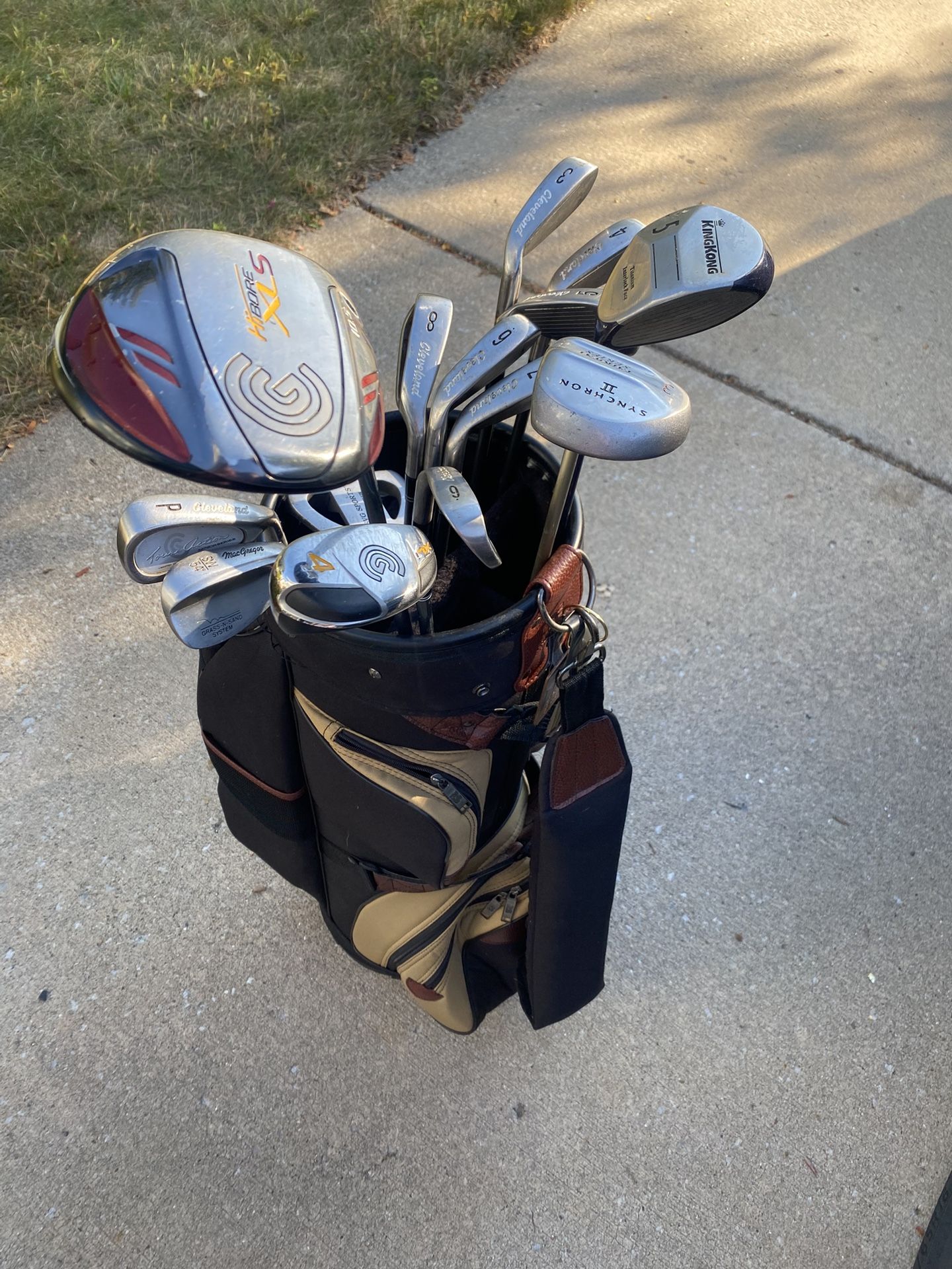 Men’s Right Hand Golf Clubs!