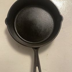 Cast Iron Pan 8”