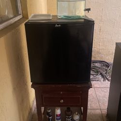 Avant MINI FRIDGE