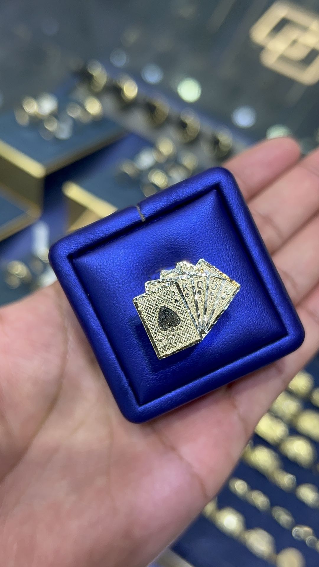 Real Gold Playing Cards Ring for Sale in Las Vegas, NV - OfferUp