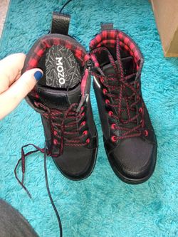 Non slip work shoes
