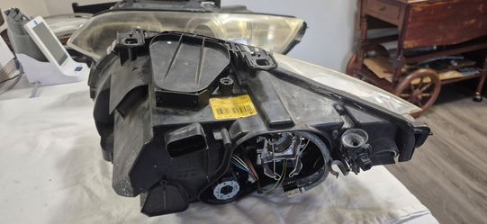 2009 bmw  328i headlights