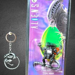 Vintage 1993 Alien Queen Digital Watch/Action Figure, Sealed in Original Box with Metal keychain 