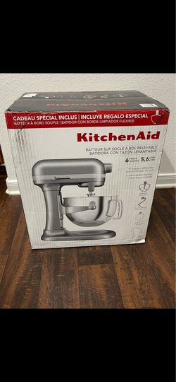 KitchenAid mixer never been open brand new