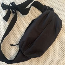 Thule Crossbody