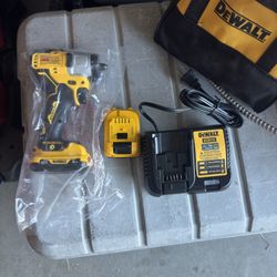 DeWalt 12V 1/2" Impact Wrench Kit