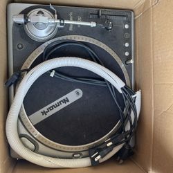 Numark TT200 High-Torque DJ Turntable 