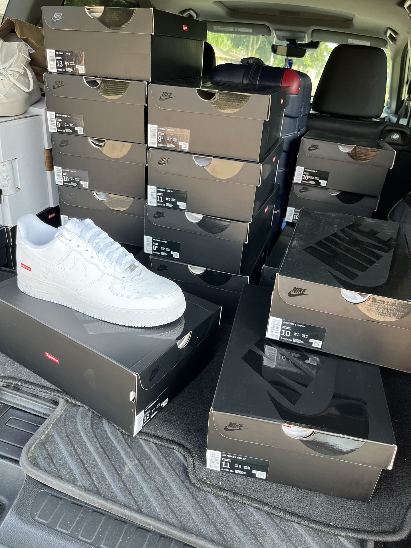 Air Force 1 x Supreme Brand New With Socks 