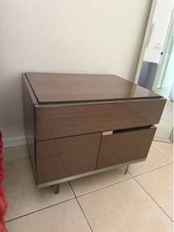 Athena night stand