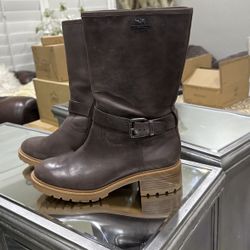 Nice Boots Coach 