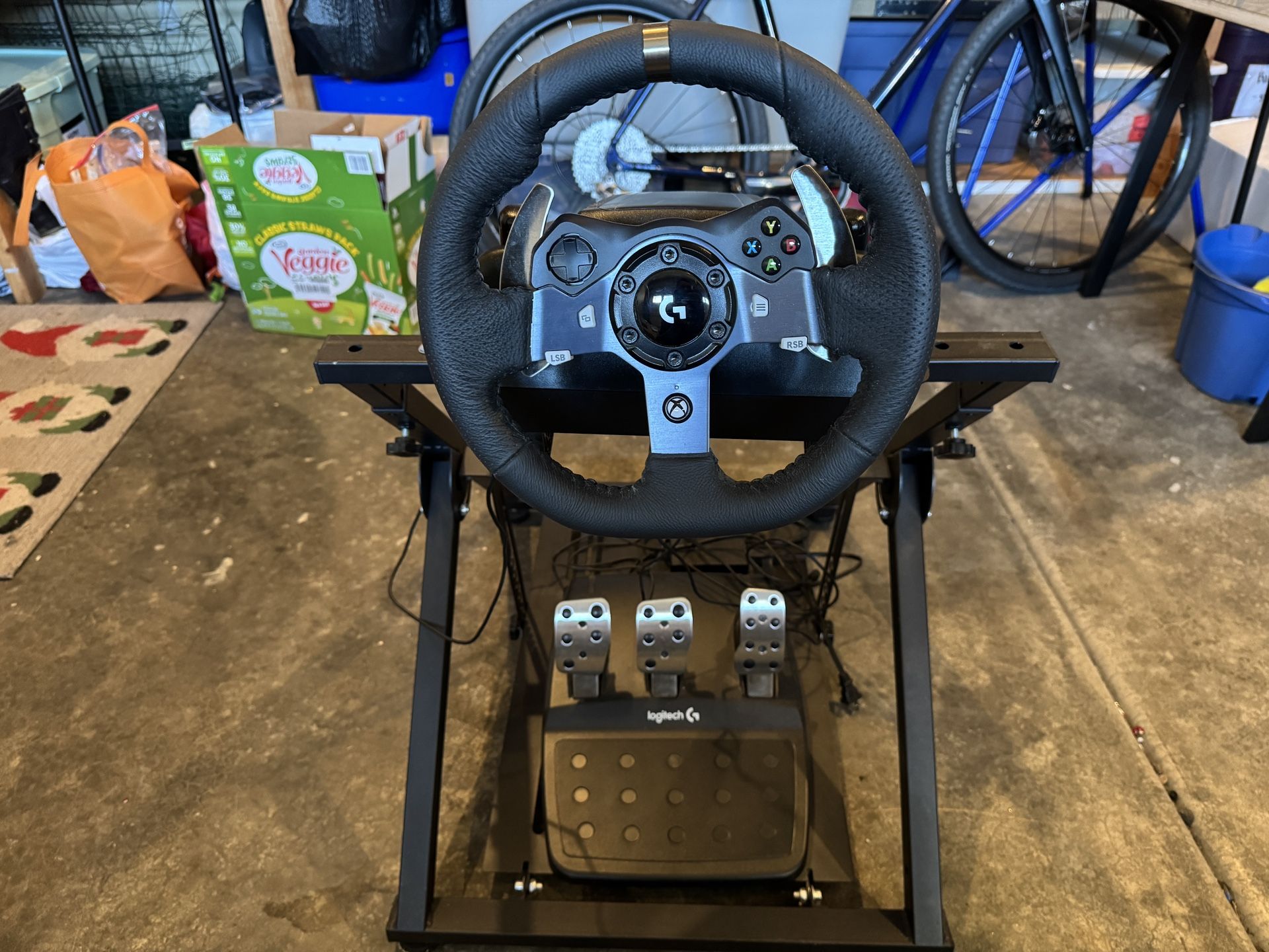 Logitech G920 Wheel, Pedals, and Rig. Xbox One Or PC
