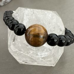 New, Beautiful Tiger Eye And Black Onyx Stone Bracelet. Men’s And Women’s Size Available. Jewelry Bag And Meanings Included.