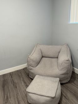 Accent Chair & Ottoman – Beige/Gray