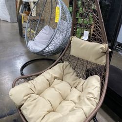 Xoom Furniture Liquidation Sale 