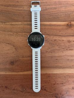 White Garmin Forerunner 55