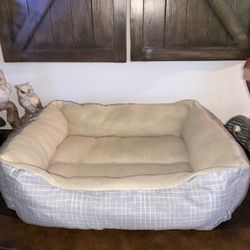 Dog Or Cat Super Soft Square Bed