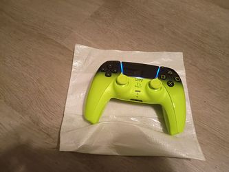 new Ps5 controller black and green