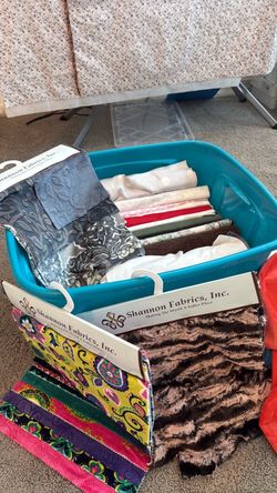 5-Gallon Tote of Shannon Fabrics Minky Sampler Squares & Scraps