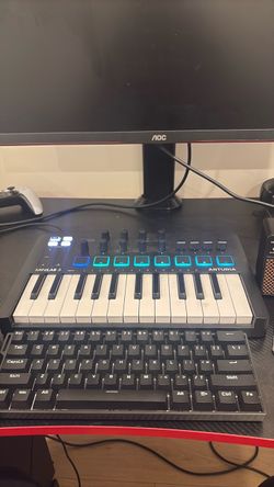 Arturia Minilab 3, 25 Key Midi Controller