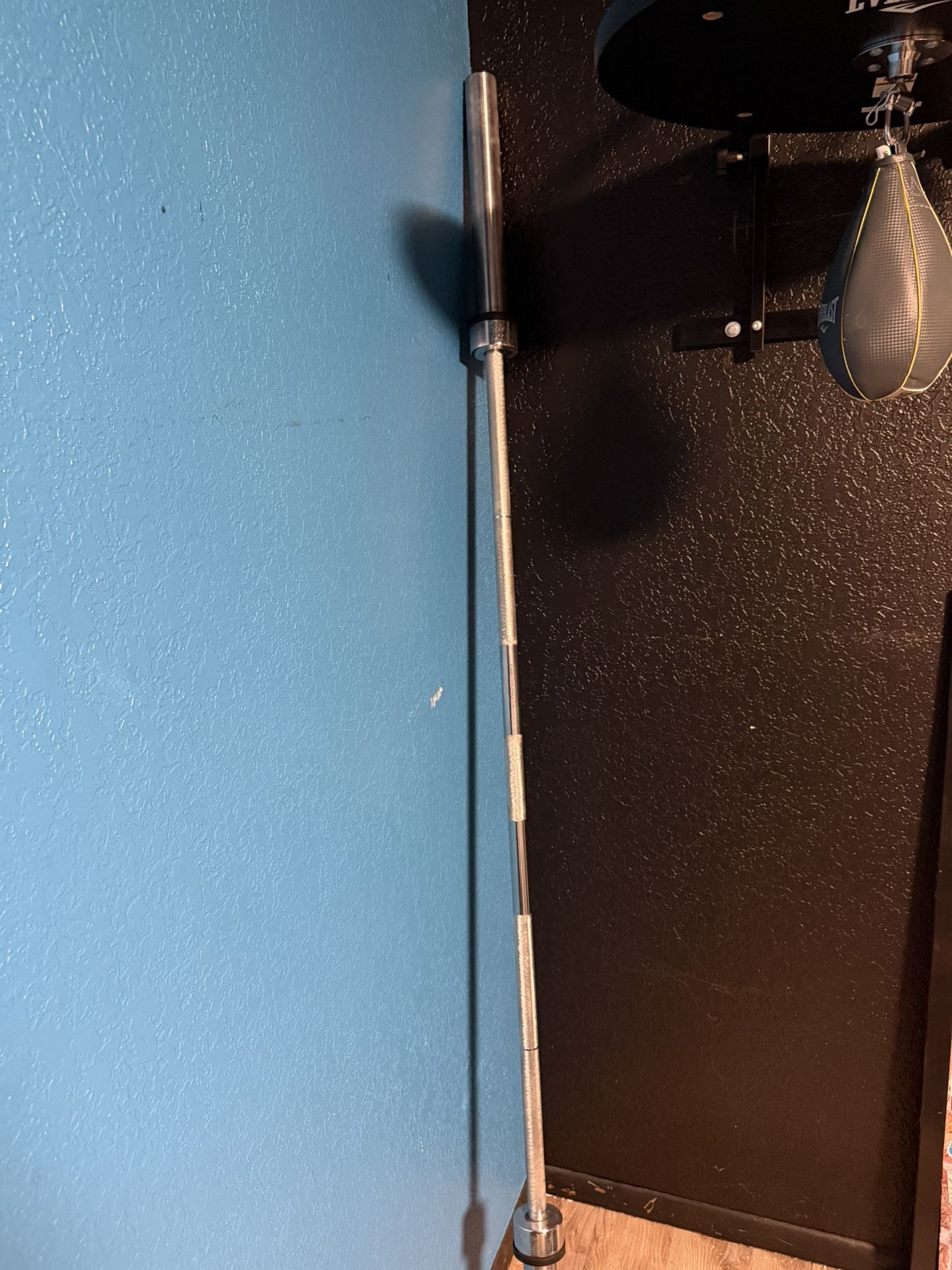 Women’s Olympic Weightlifting Barbell.