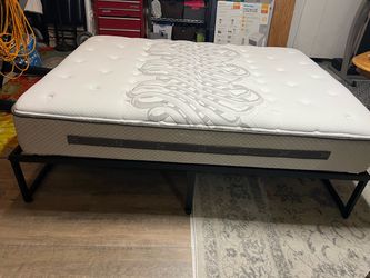 Beautiful bed queen size