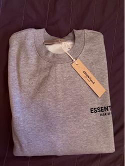 CREW NECK ESSENTIAL BRAND NEW !!!