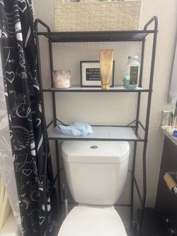 Bathroom shelf