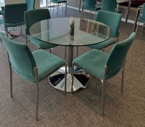 Table & Chairs