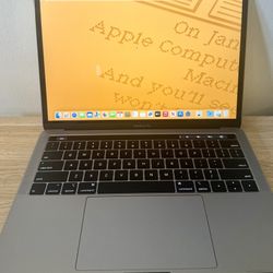 2019 MacBook Pro 13” – i5 / 8GB / 256GB – Perfect Student Laptop