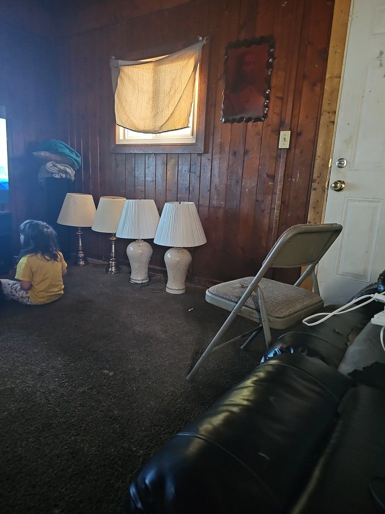 4 Lamps Needs