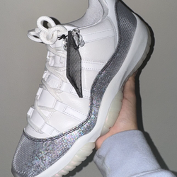 Jordan 11 low snakeskin