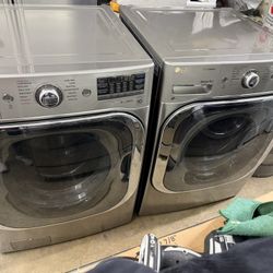 LG Jumbo Capacity Washer Dryer Front Load 29”w 