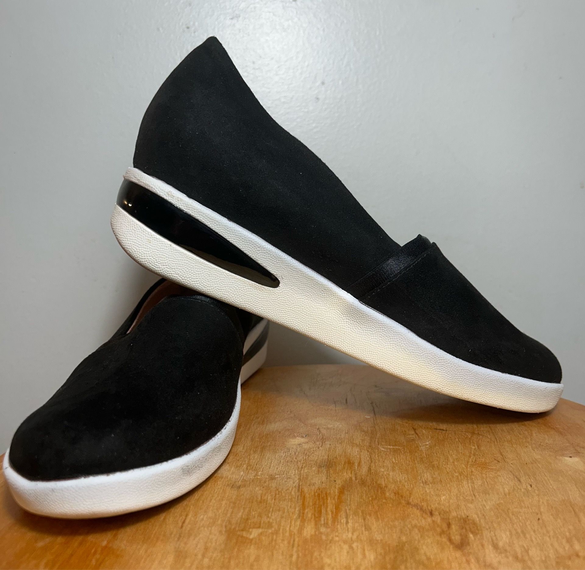 Comfortable women's shoes. Size 8. $28.
