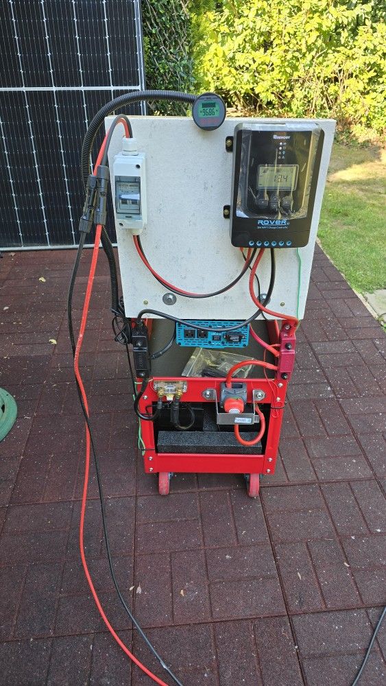 1000 Watt Solar Inverter Tool Cart
