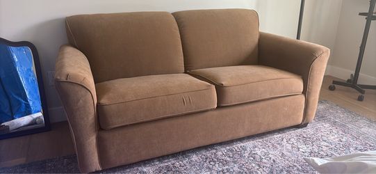 Lazyboy full sized pull out couch