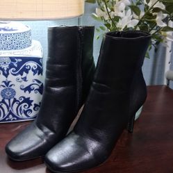 Botines Color Negro #7.5 $35 Las Use Solo Un Par De Veces