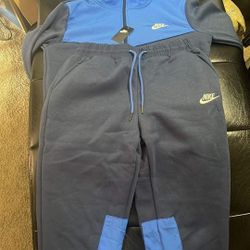 Mens Nike Set Sizes M,l,xl,xxl