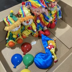Clown Dolls Two 16in Two 10 In With Wall Decor $20