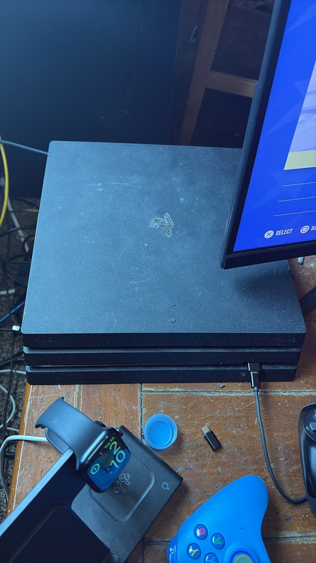 PS4 PRO - MUST GO - OPEN TO NEGOTIATE