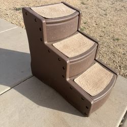 Pet Gear Brown Non-Slip Plastic Pet Stairs (LxWxH: 16” x 26” x 23”)
