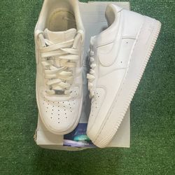 Nike Air Force 1 low triple white size 9men/10.5women