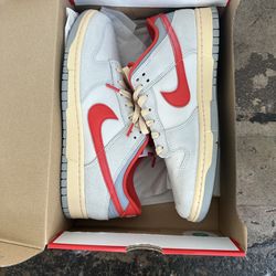 Nike Dunk Low (Size 11)