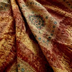 ✨Beautiful antique embelished bedspread, or wall hanging ✨