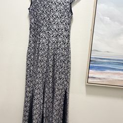 Elegant Black & Silver Lace Evening Dress – Size M – Worn Once – Excellent Condition 