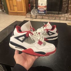 2020 Air Jordan 4 Fire Red 4 Size 8.5