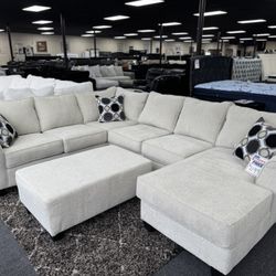 U Shape Sectional & Ottoman. 🚚WE DELIVER🚚