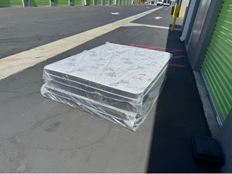 New Queen Mattress & Box Spring Bamboo